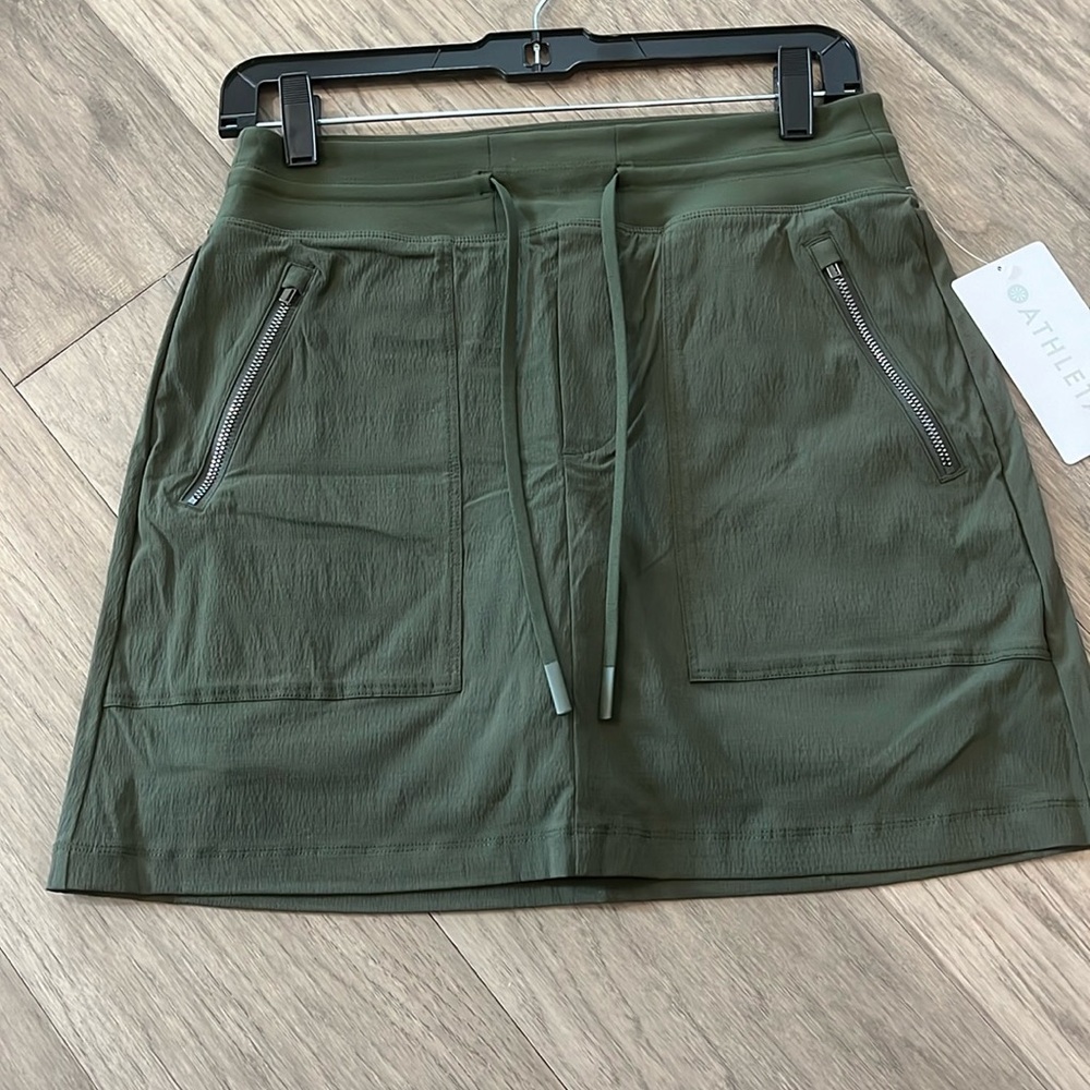 ATHLETA Trekkie Skort Sz 2, green